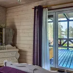 Plaza Jacuzzi Sauna
