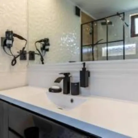Plaza Jacuzzi Sauna Alojamento de Turismo Selvagem