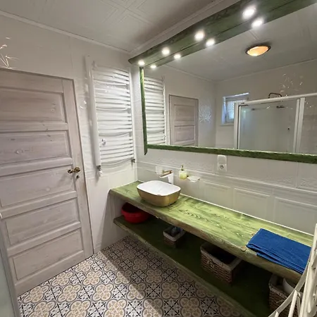 Plaza Jacuzzi Sauna Alojamento de Turismo Selvagem *